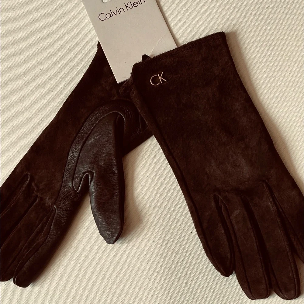 Calvin Klein Women's Leather Wrist Gloves